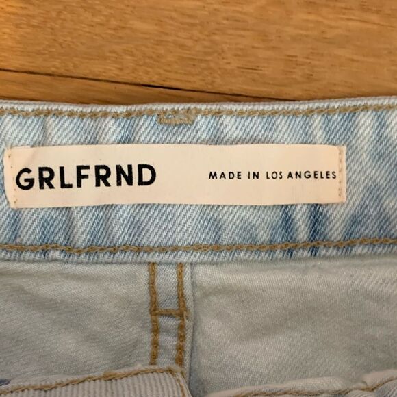 GRLFRND size 29 acid wash jean shorts - Picture 2 of 5